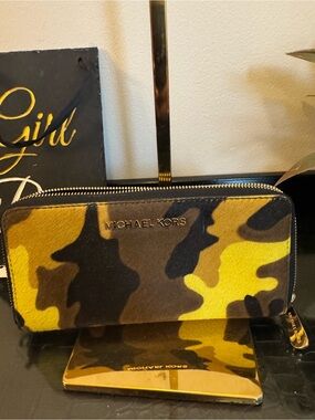 Michael Kors Wallet Used Green Camo Calf hair Print Jet Set Continental Wallet